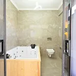 Lunessa-villa With Children's Pool For 8 People In Oludeniz Casa de Férias *